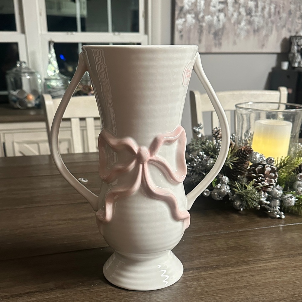 Elegant Pink Bow Ceramic Vase